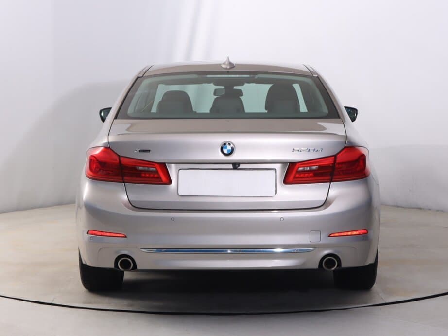 2018 BMW 5-SERIES - 6