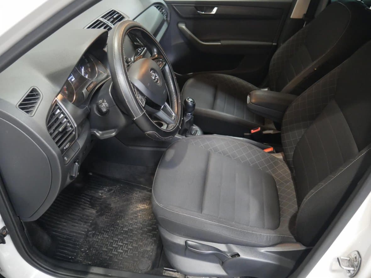 2015 Škoda FABIA - 9