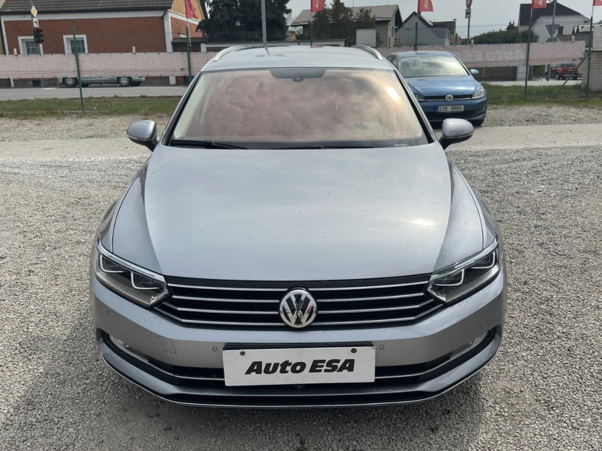 2017 Volkswagen PASSAT - 2