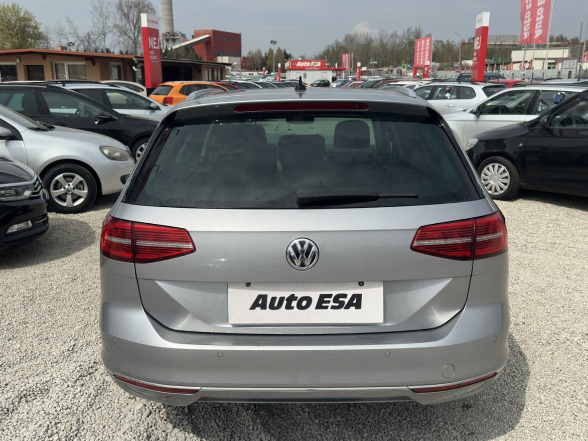 2017 Volkswagen PASSAT - 5