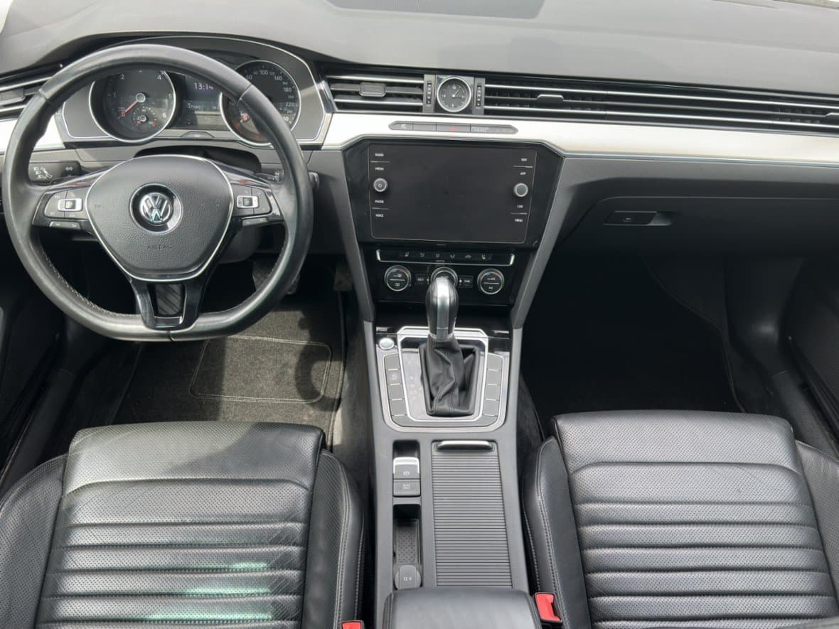 2017 Volkswagen PASSAT - 8