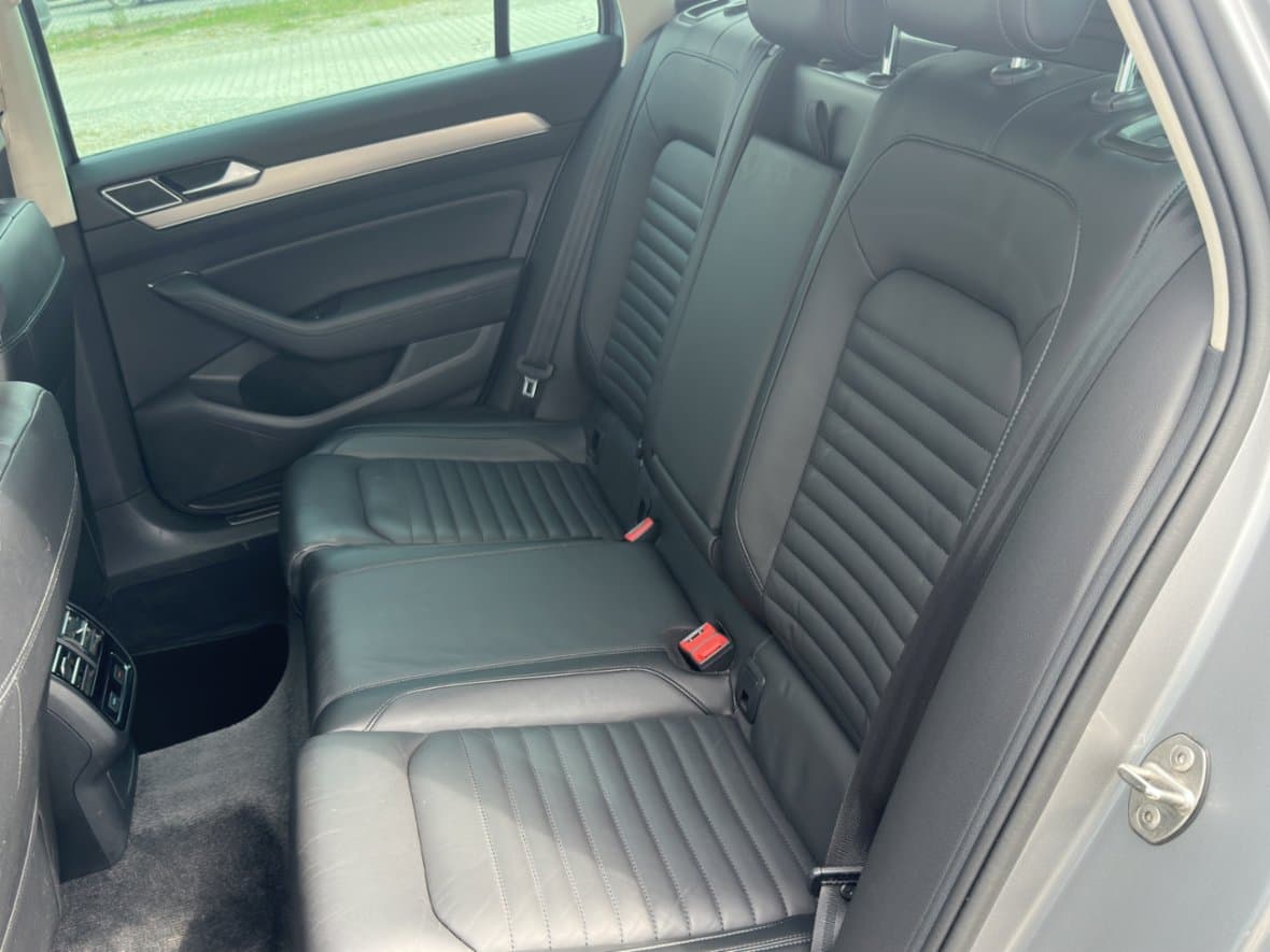 2017 Volkswagen PASSAT - 10