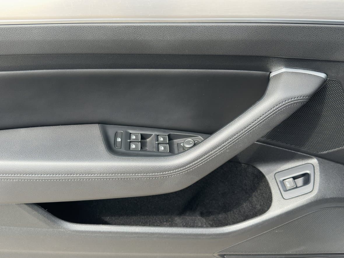 2017 Volkswagen PASSAT - 11