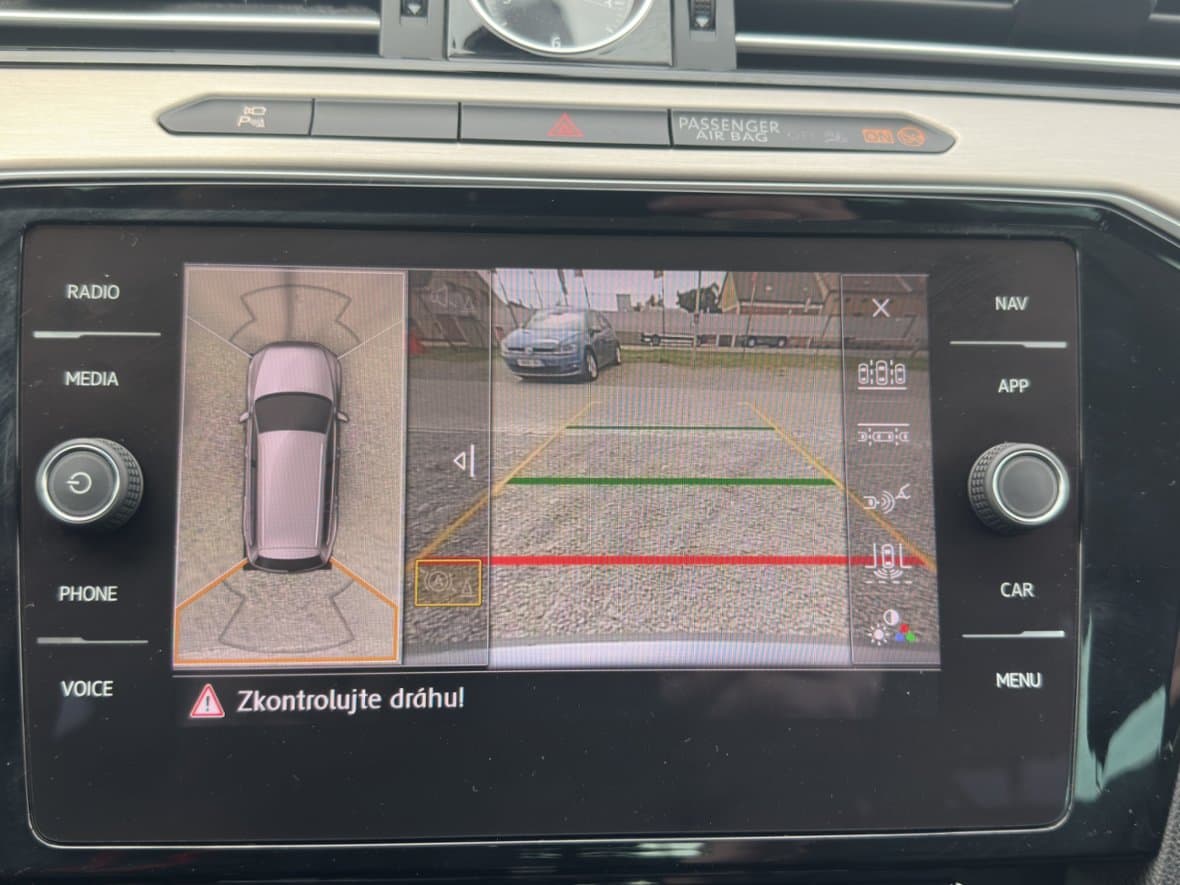 2017 Volkswagen PASSAT - 14
