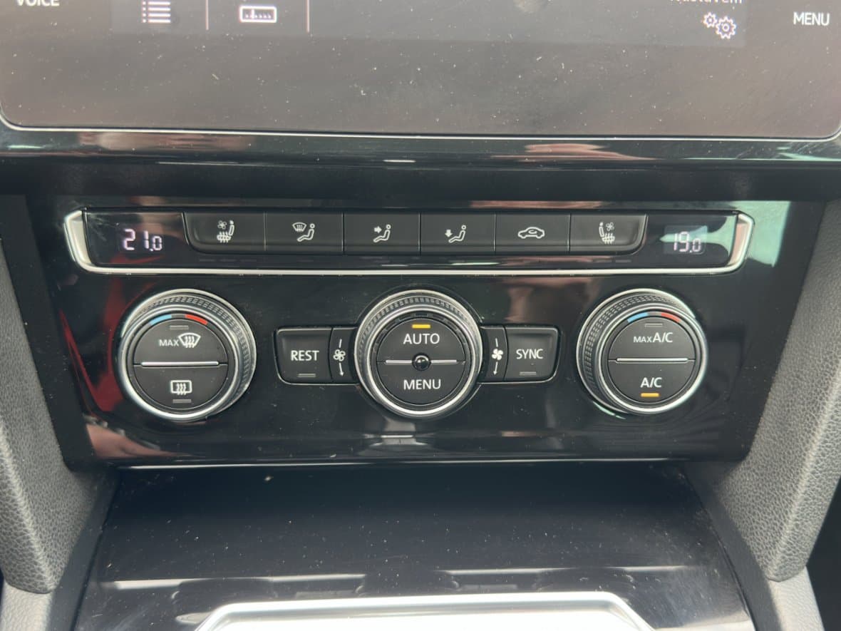 2017 Volkswagen PASSAT - 15