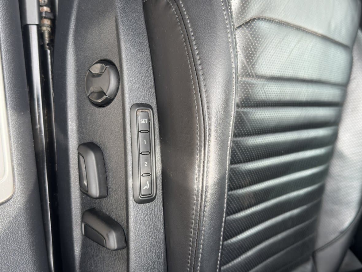 2017 Volkswagen PASSAT - 16