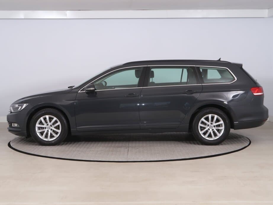 2015 Volkswagen PASSAT - 4