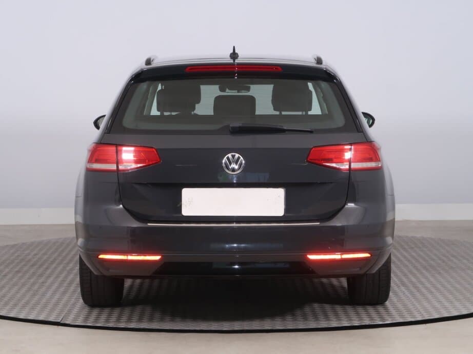 2015 Volkswagen PASSAT - 6
