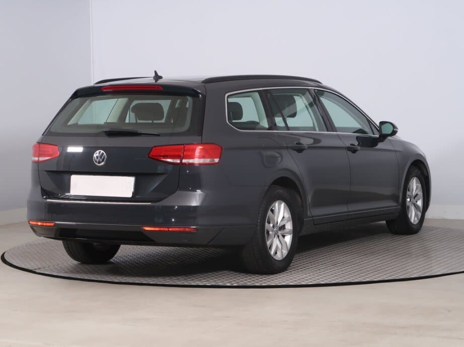 2015 Volkswagen PASSAT - 7