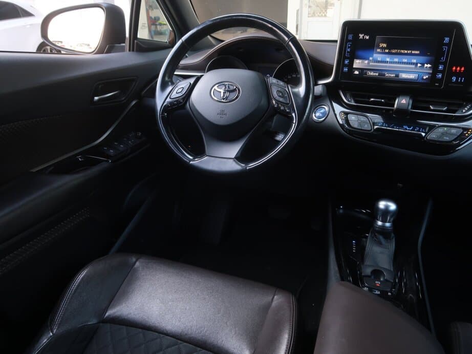 2017 Toyota C-HR - 9