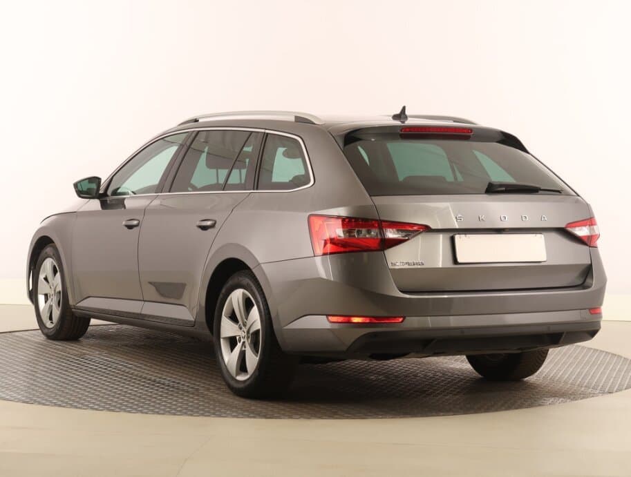 2022 Škoda SUPERB - 5