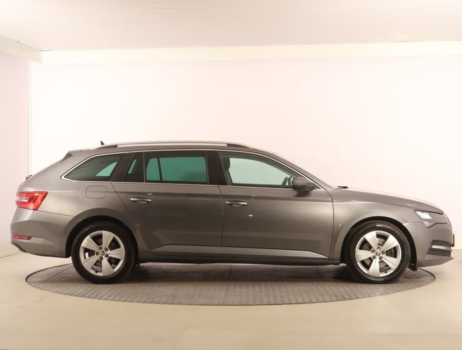 2022 Škoda SUPERB - 8