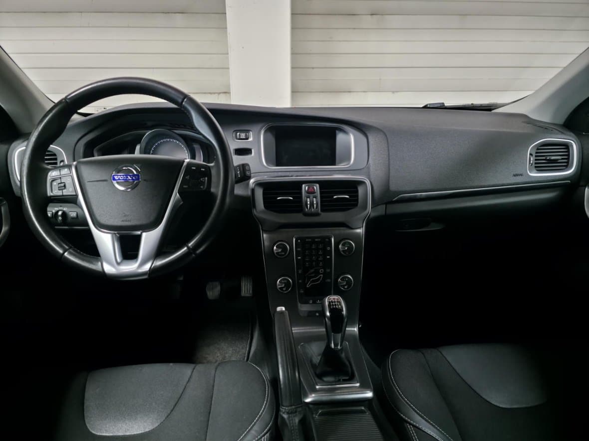 2015 Volvo V40 - 8
