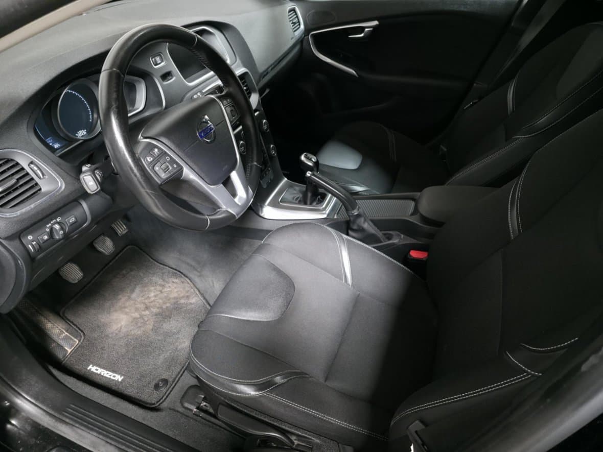 2015 Volvo V40 - 9