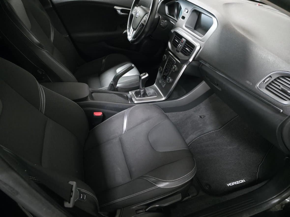 2015 Volvo V40 - 12