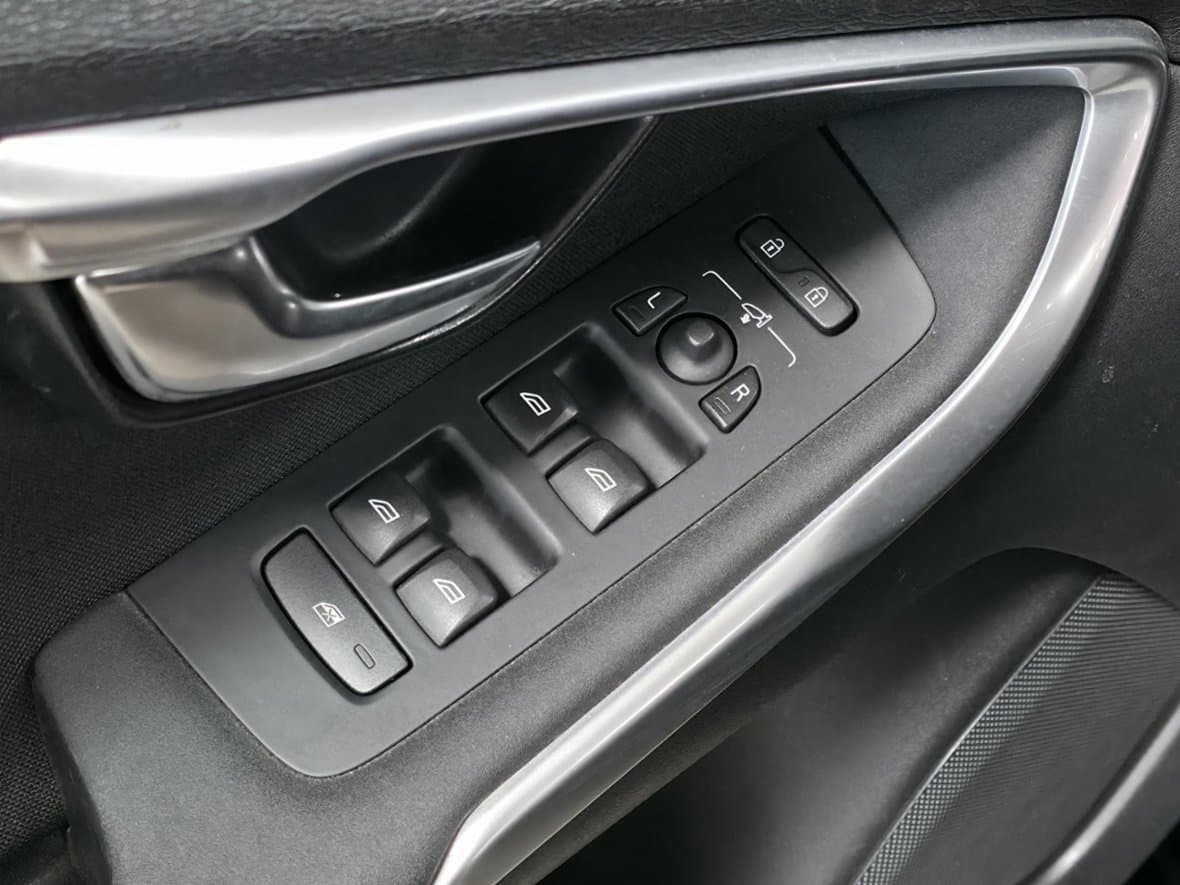2015 Volvo V40 - 16