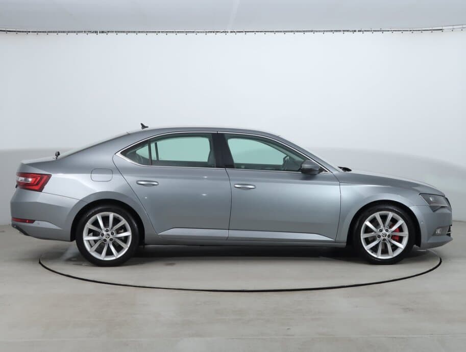 2015 Škoda SUPERB - 8