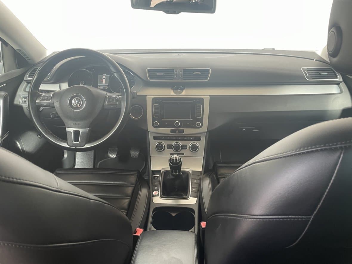 2013 Volkswagen PASSAT - 8