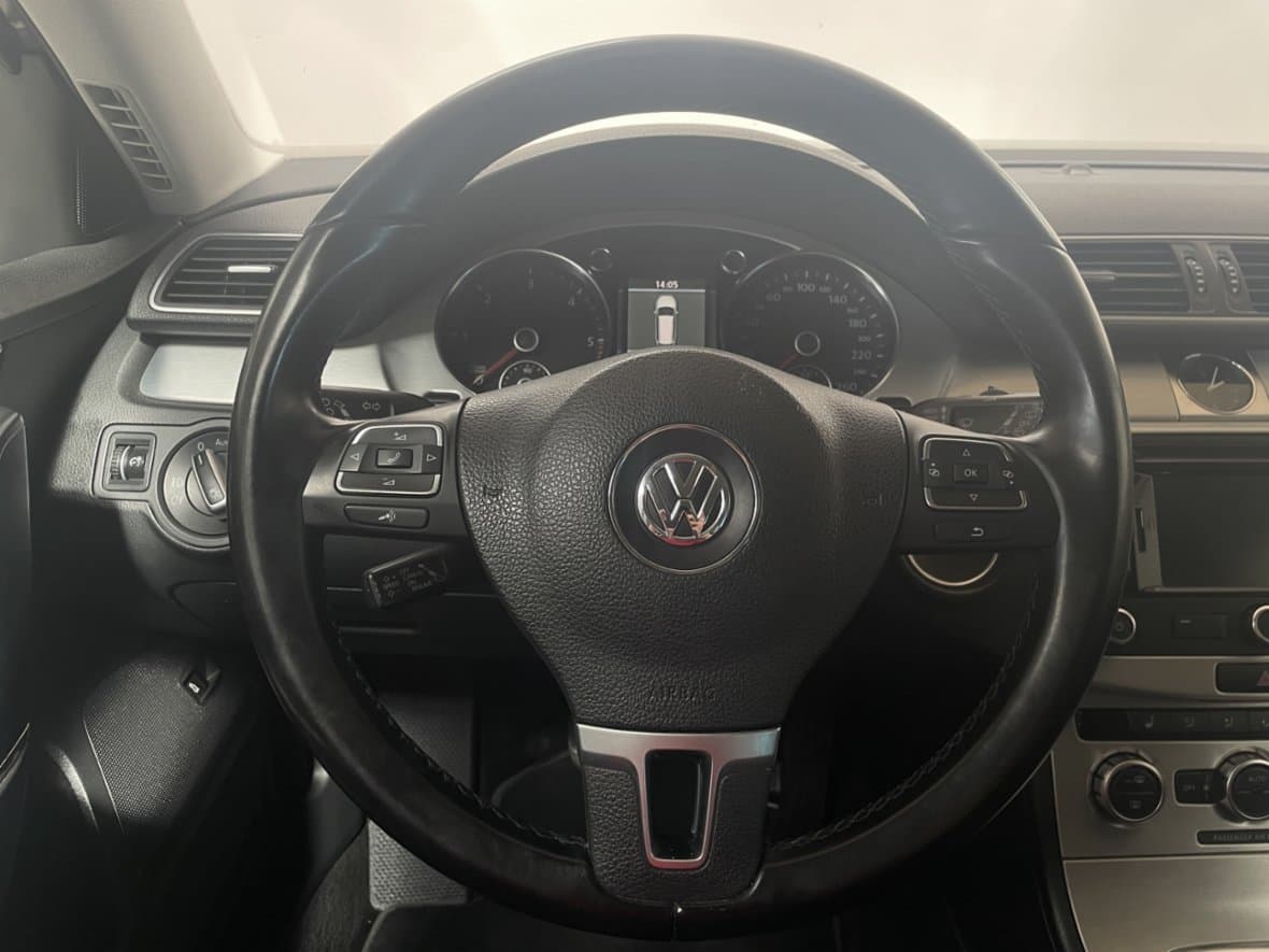 2013 Volkswagen PASSAT - 12