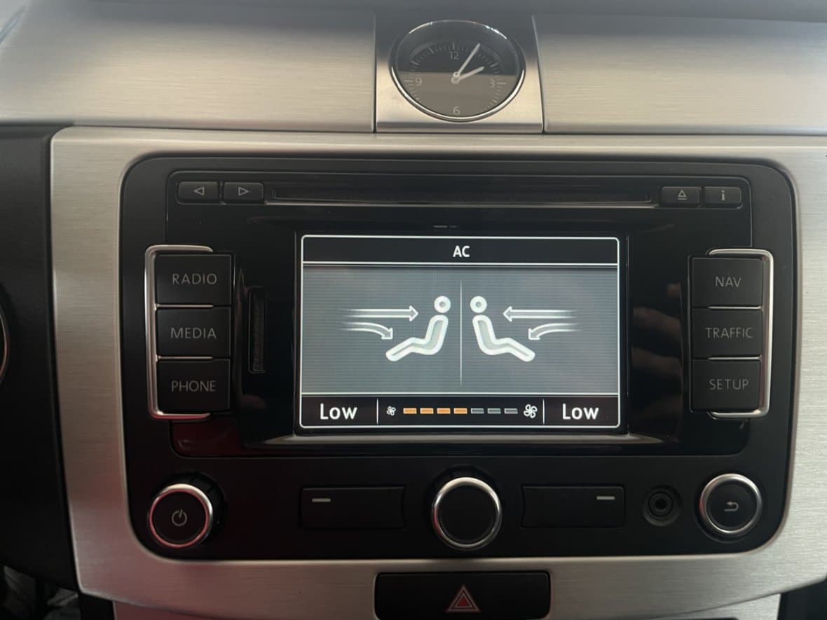 2013 Volkswagen PASSAT - 15
