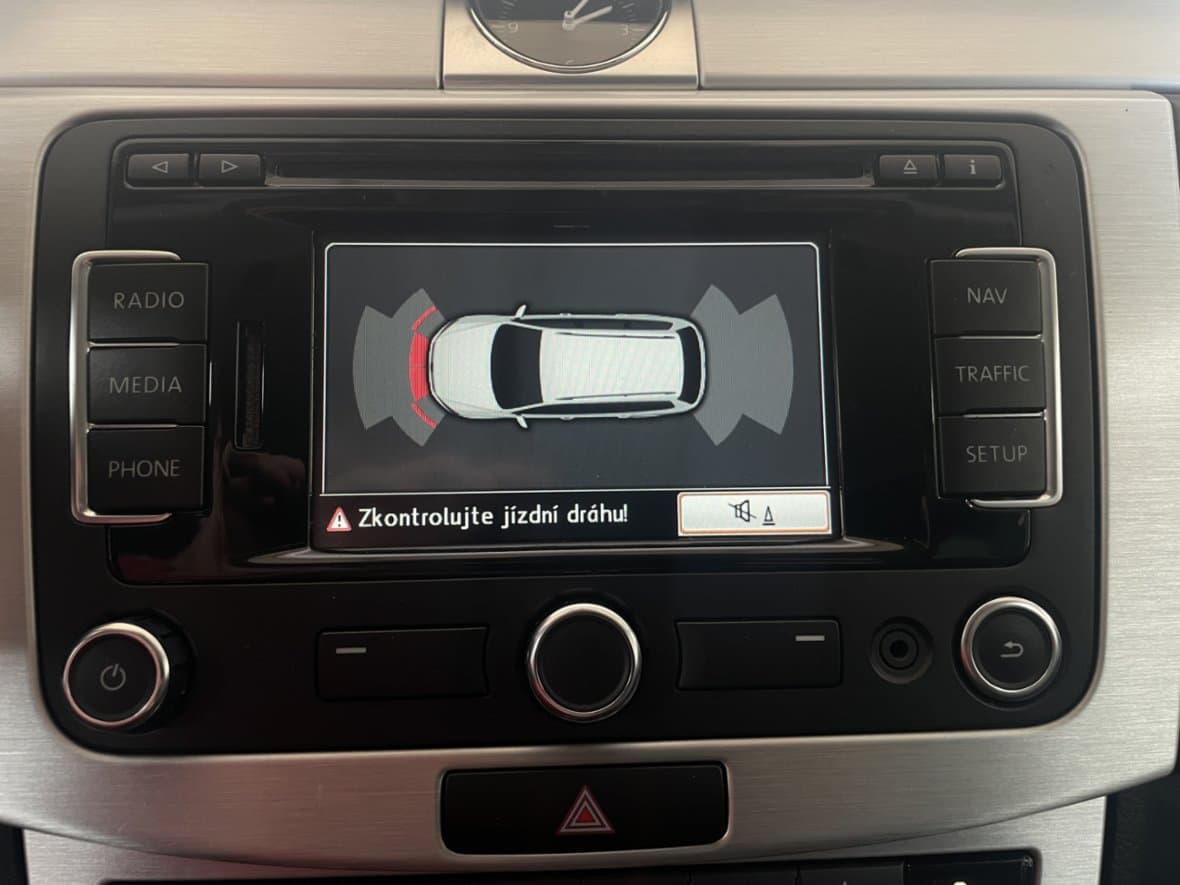 2013 Volkswagen PASSAT - 16