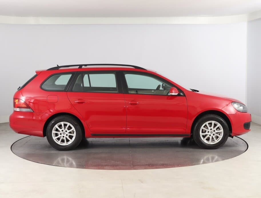 2010 Volkswagen GOLF - 8