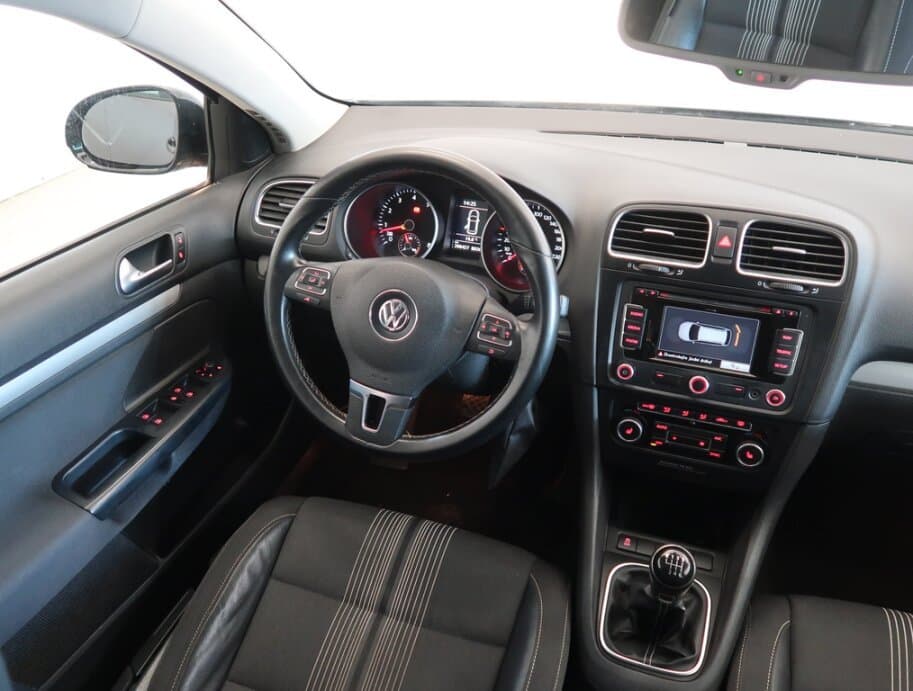 2012 Volkswagen GOLF - 9