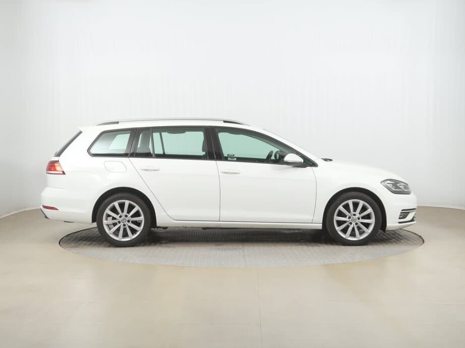 2019 Volkswagen GOLF - 8