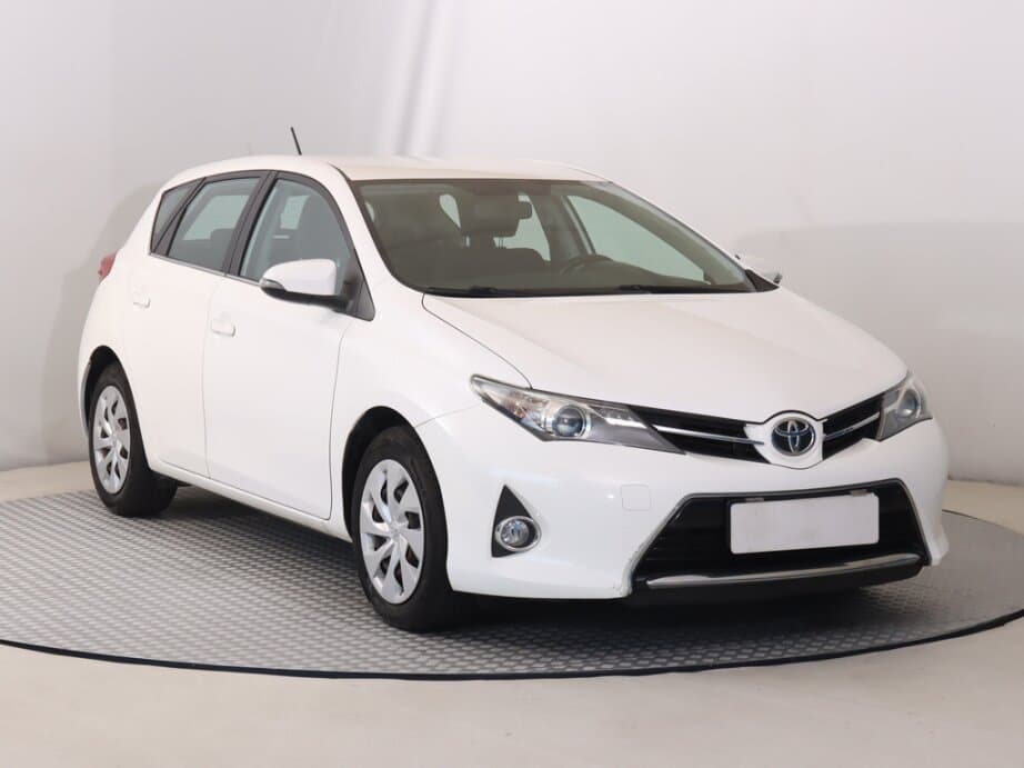 2013 Toyota AURIS