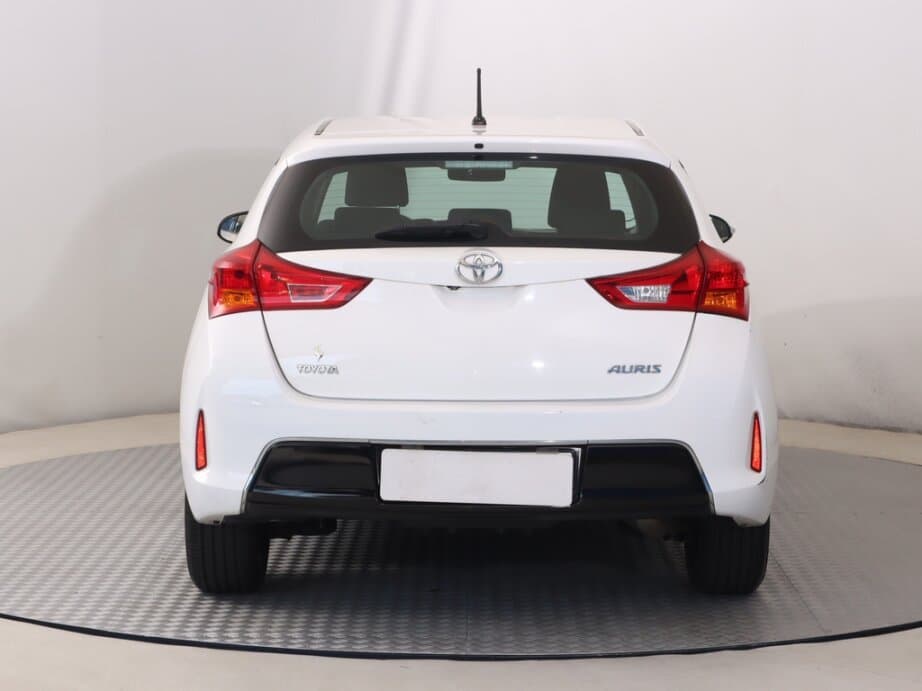 2013 Toyota AURIS - 6