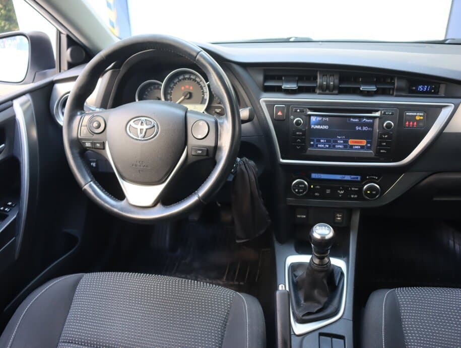 2013 Toyota AURIS - 9