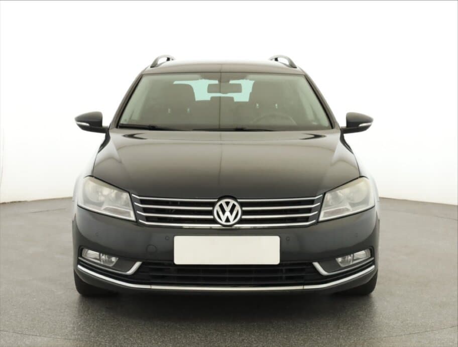 2011 Volkswagen PASSAT - 2
