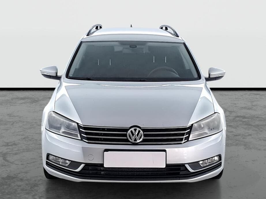 2011 Volkswagen PASSAT - 2