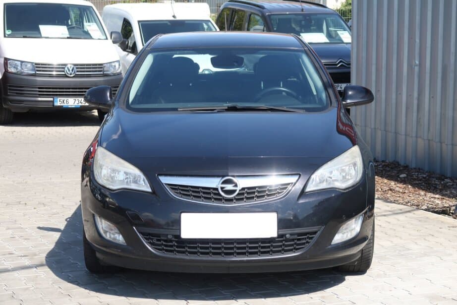 2011 Opel ASTRA - 2