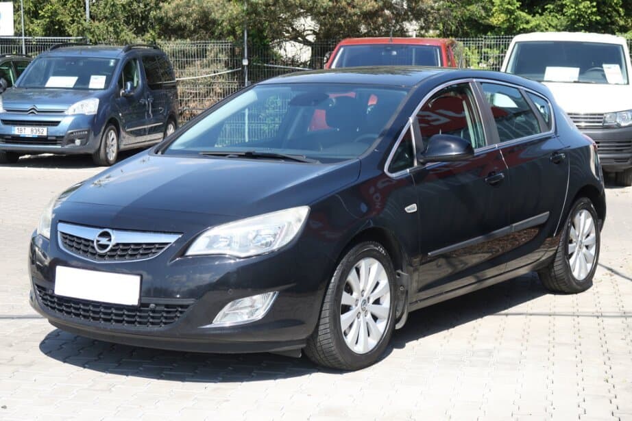 2011 Opel ASTRA - 3
