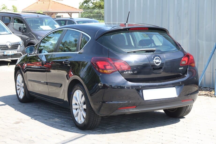 2011 Opel ASTRA - 5