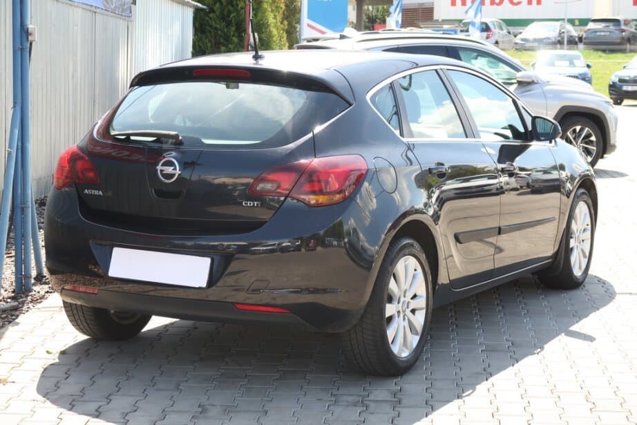 2011 Opel ASTRA - 7