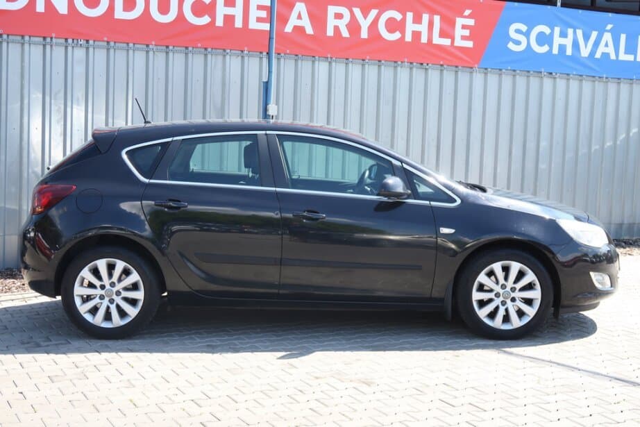 2011 Opel ASTRA - 8