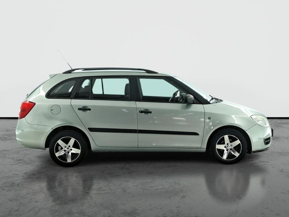 2010 Škoda FABIA - 8