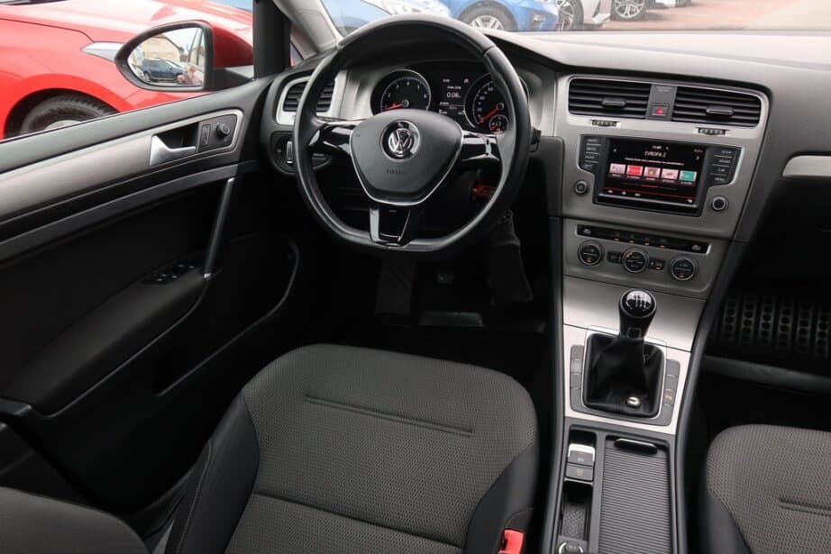 2016 Volkswagen GOLF - 9