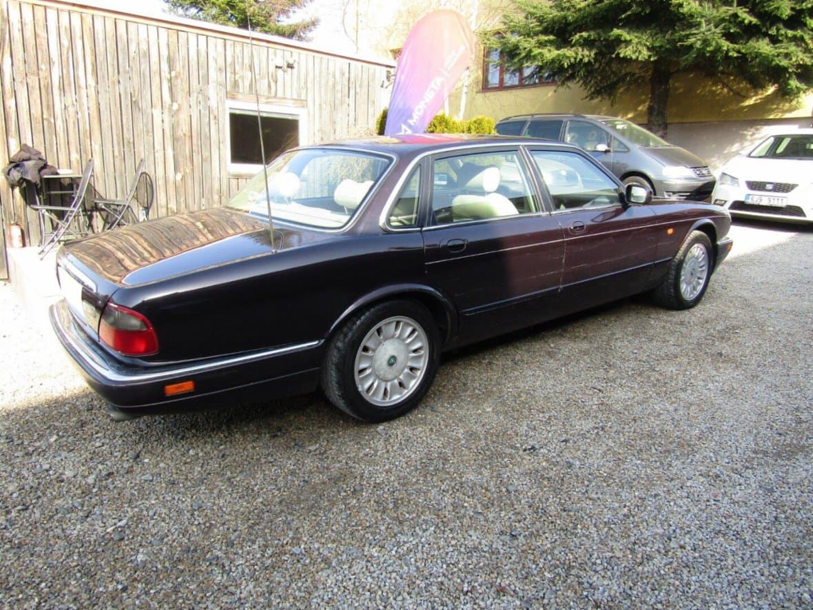 2015 Volkswagen Caddy - 10