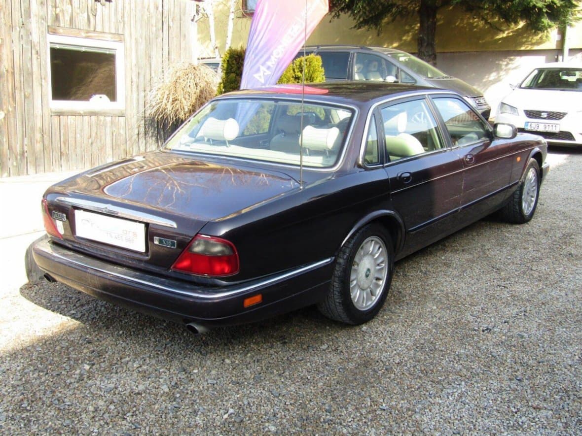 2015 Volkswagen Caddy - 11