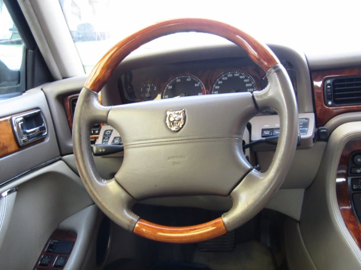 2015 Volkswagen Caddy - 16