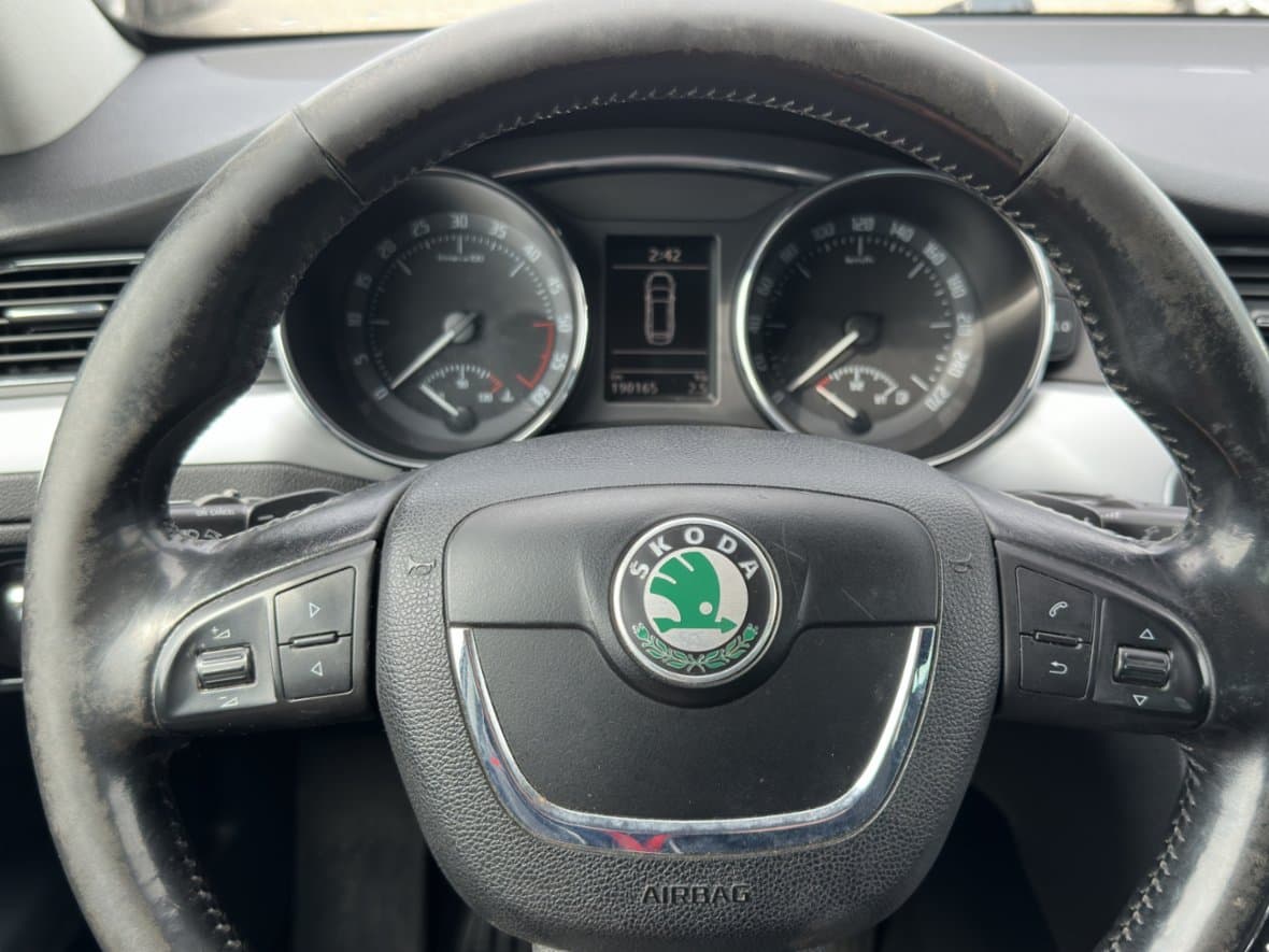 2012 Škoda SUPERB - 12