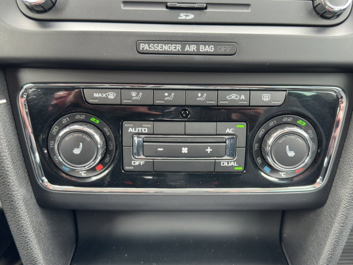 2012 Škoda SUPERB - 14
