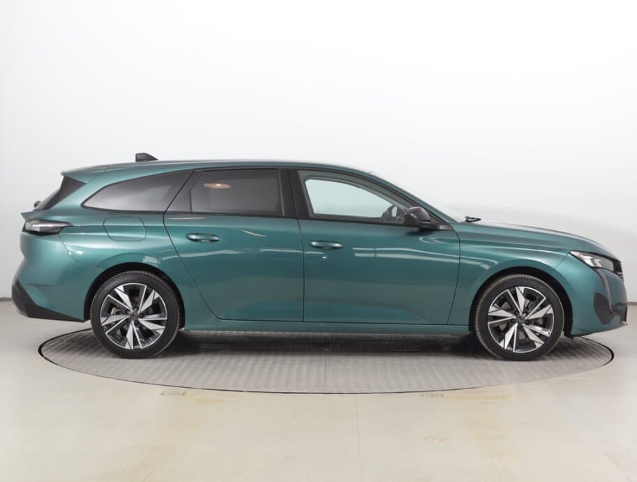 2023 Peugeot 308 - 8