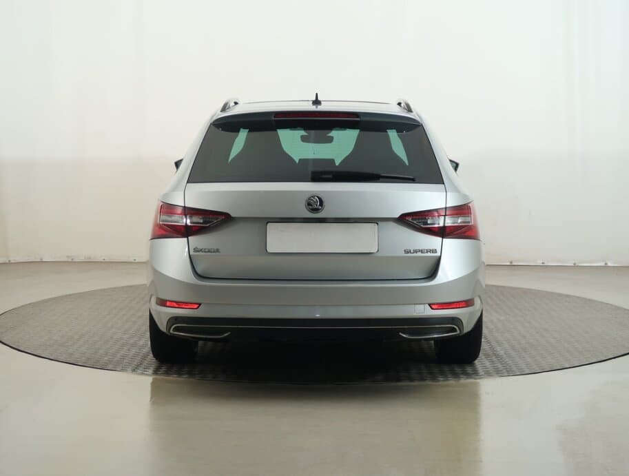 2017 Škoda SUPERB - 11