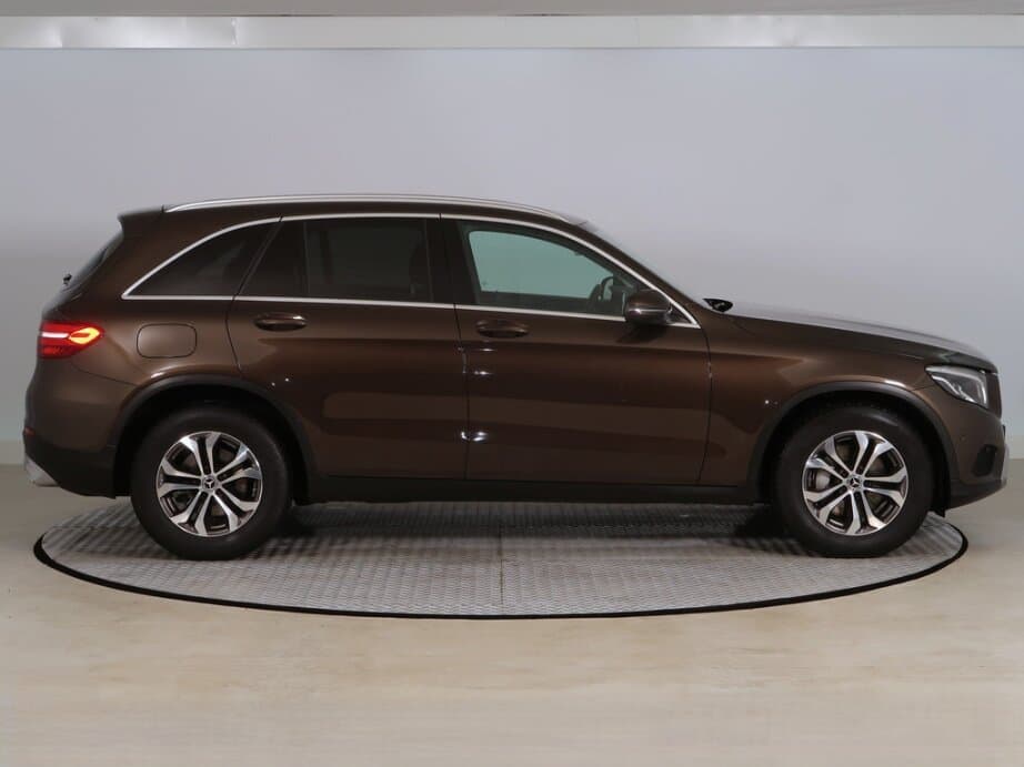 2017 Mercedes-Benz GLC - 8
