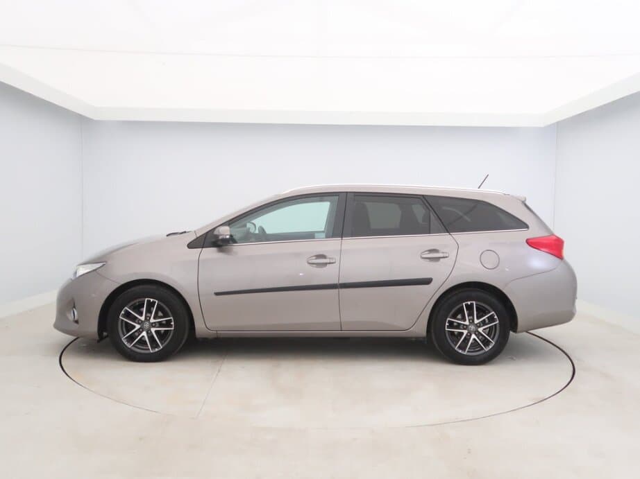 2015 Toyota AURIS - 4