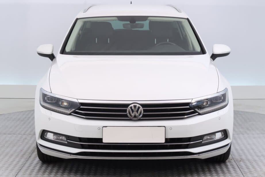 2017 Volkswagen PASSAT - 2